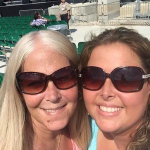 Meet your Posher, Sharon